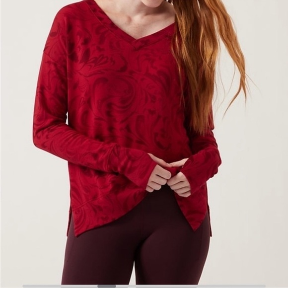 Athleta Coaster Luxe V-Neck Sweatshirt Agate Red Paisley Active Lounge Relaxed M - Picture 1 of 13